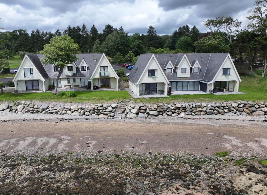 Chalet, Apartment 7 Redcastle Hotel, Redcastle, F93D702