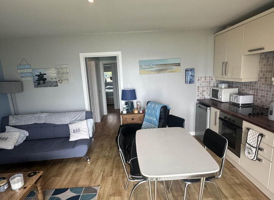 Apartment 7 Redcastle Hotel, Redcastle, F93D702