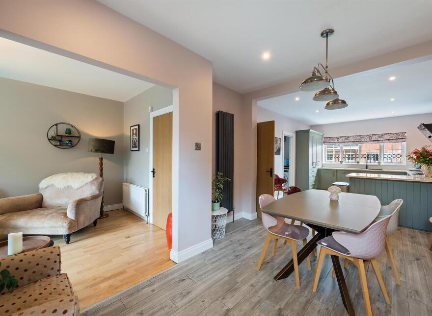4 Barnetts Court Mews, Belfast, BT5 7FJ