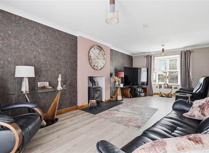 6 The Meadows, Broughshane, Ballymena, BT43 7NG