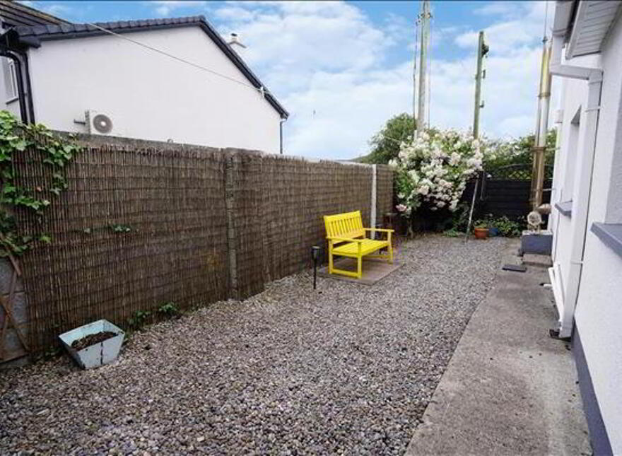 New Road, Mooncoin
