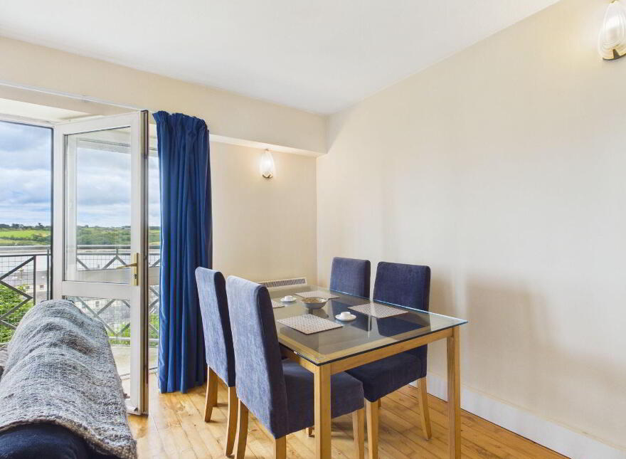 28 Carleton Village Apartments, Youghal, P36E940