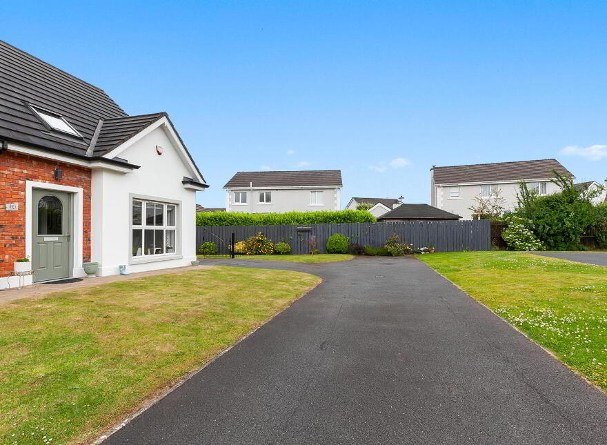 10 Foxton Court, Newtownabbey, BT36 5FT