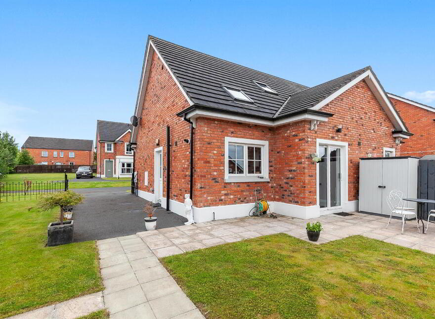 10 Foxton Court, Newtownabbey, BT36 5FT