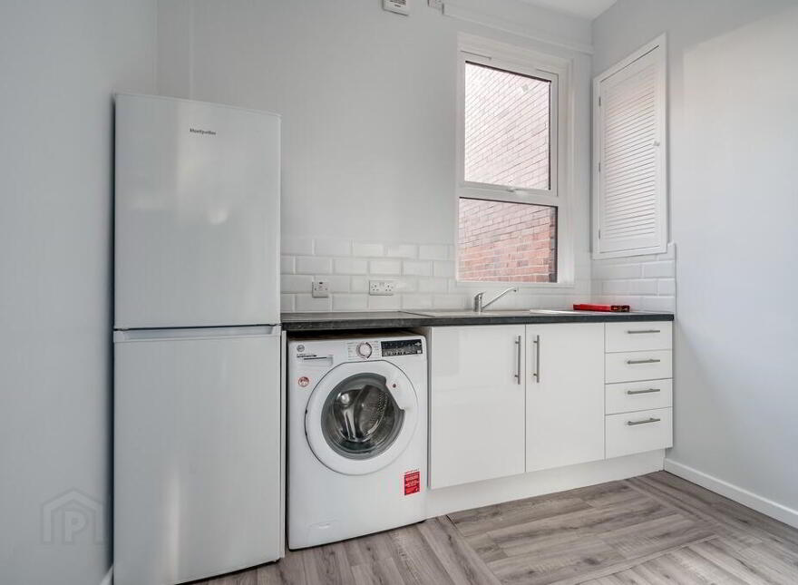 Flat 4, 11 Camden Street, Belfast, BT9 6AT