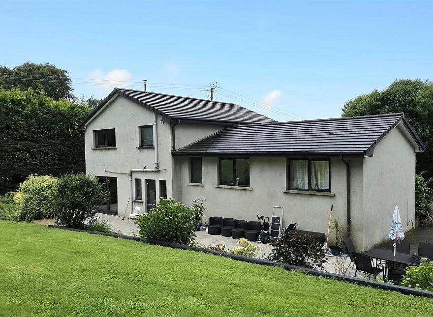 38 Ballyvallagh Road, Carrickfergus, BT40 3NA