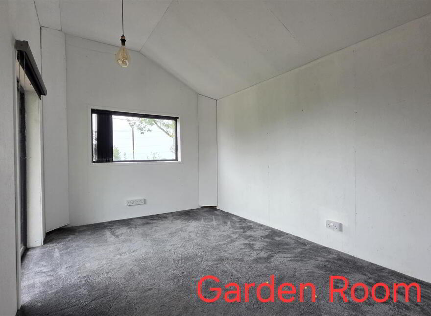 38 Ballyvallagh Road, Carrickfergus, BT40 3NA