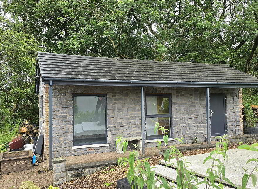 38 Ballyvallagh Road, Carrickfergus, BT40 3NA