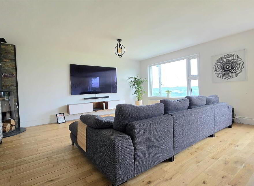 38 Ballyvallagh Road, Carrickfergus, BT40 3NA