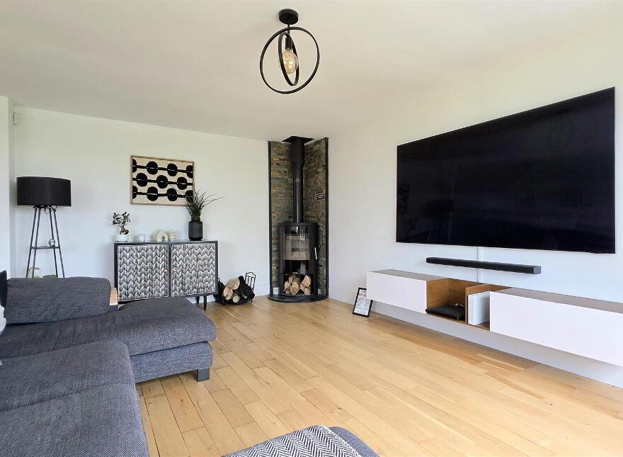 38 Ballyvallagh Road, Carrickfergus, BT40 3NA