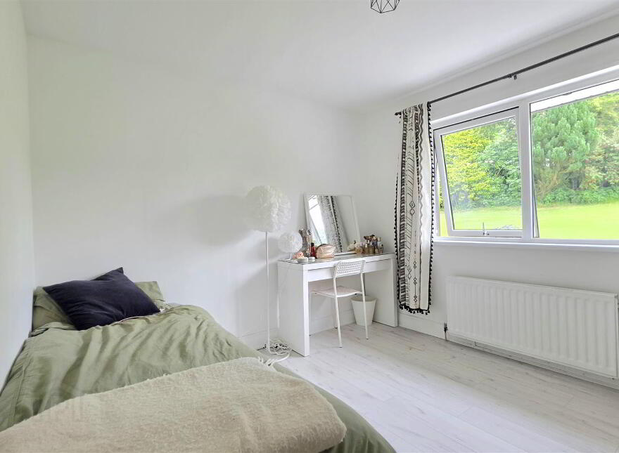 38 Ballyvallagh Road, Carrickfergus, BT40 3NA