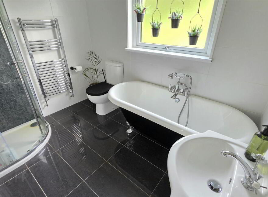 38 Ballyvallagh Road, Carrickfergus, BT40 3NA