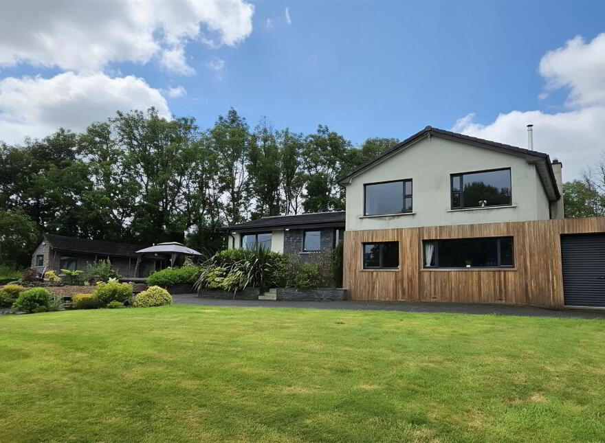 38 Ballyvallagh Road, Carrickfergus, BT40 3NA