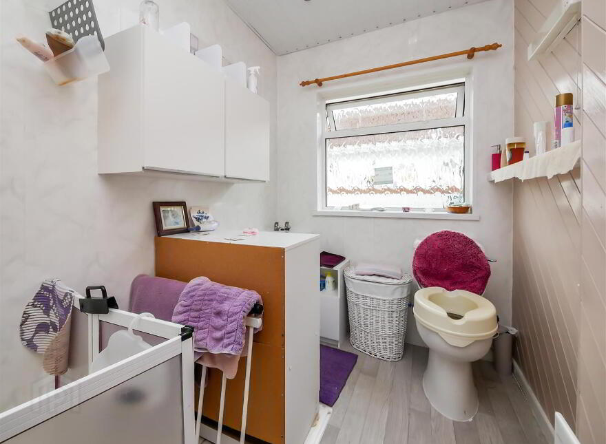 1 Lough Fine Park, Off The Hillsborough Road, Carryduff, Belfast, BT8 8PQ