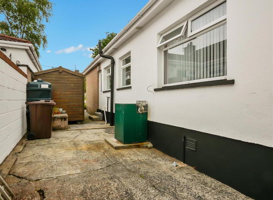 1 Lough Fine Park, Off The Hillsborough Road, Carryduff, Belfast, BT8 8PQ