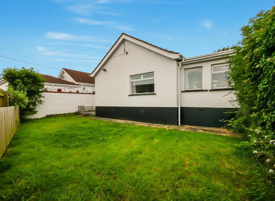 1 Lough Fine Park, Off The Hillsborough Road, Carryduff, Belfast, BT8 8PQ