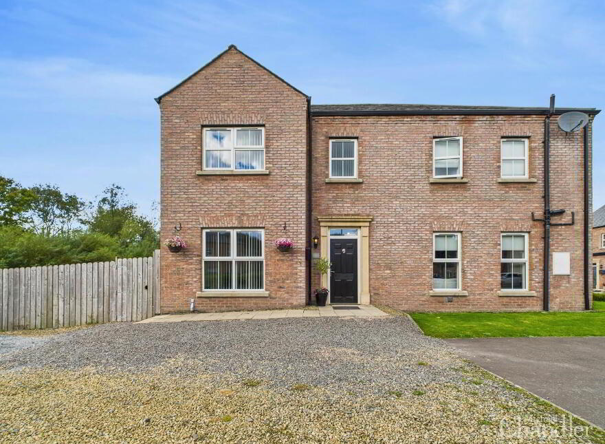 10 Moss Lane, Ballynahinch, BT24 8FE