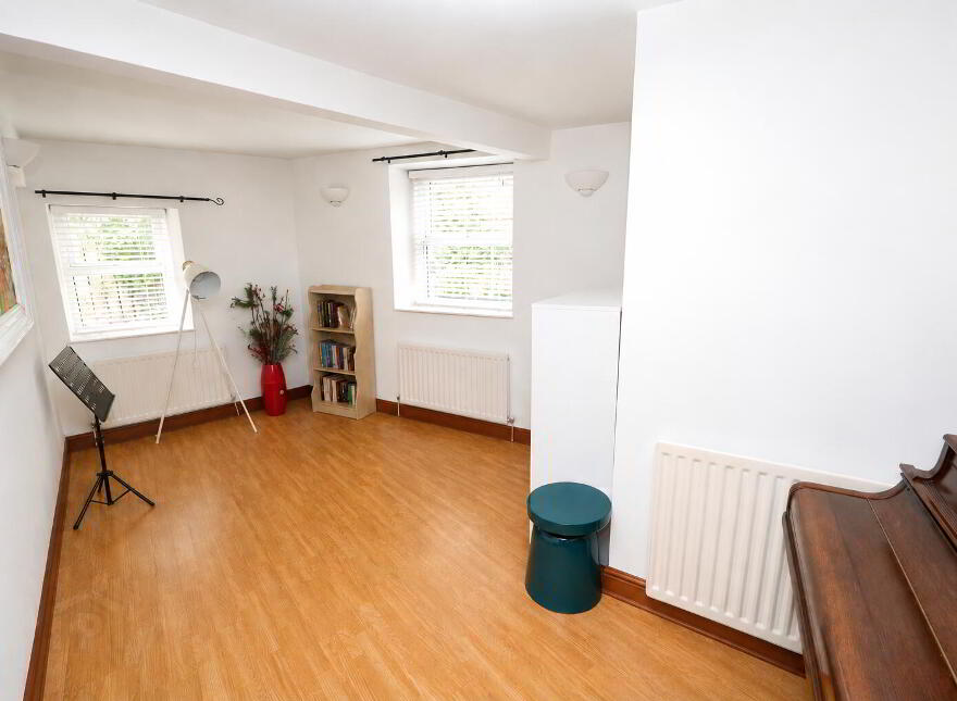 3 Lodge Row, Doagh Road, Newtownabbey, BT36 6TQ
