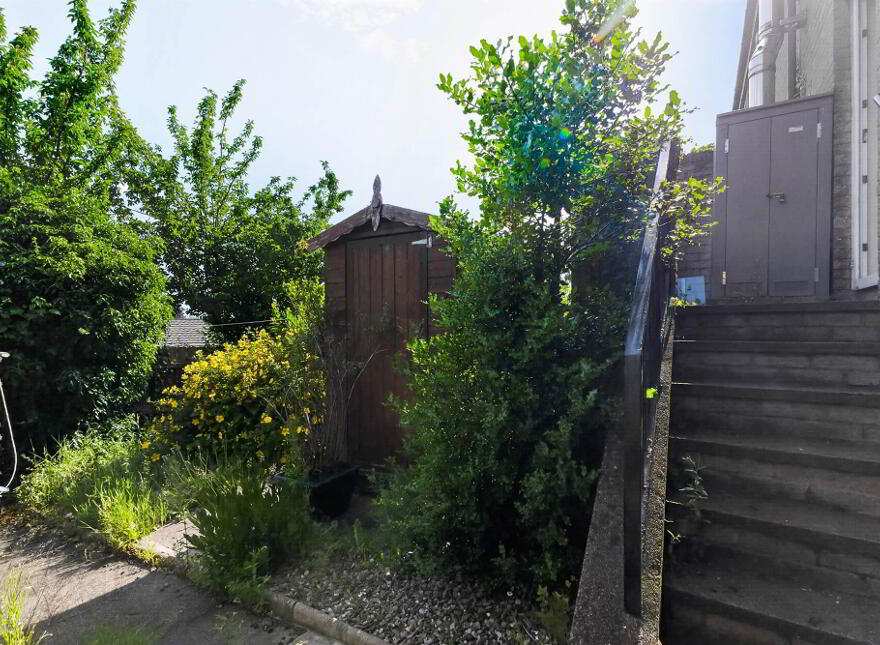 90 Hill Street, Lisburn, BT28 1YE