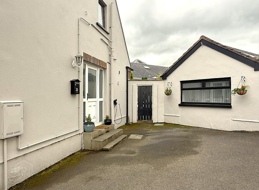 33 St Marks Wood, Lisburn, BT28 3AQ