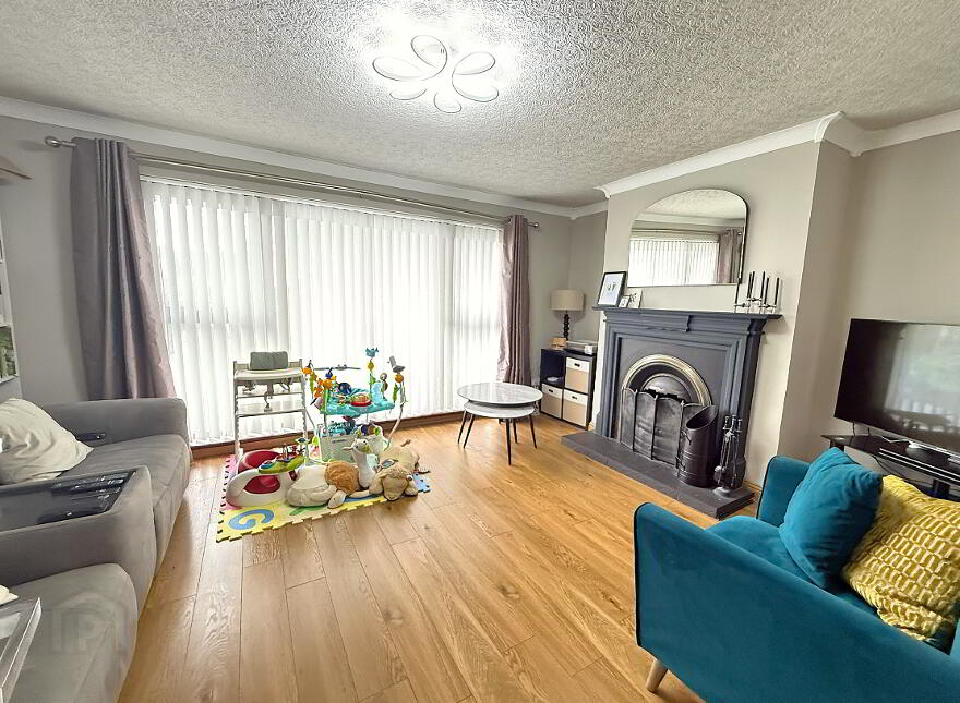 33 St Marks Wood, Lisburn, BT28 3AQ