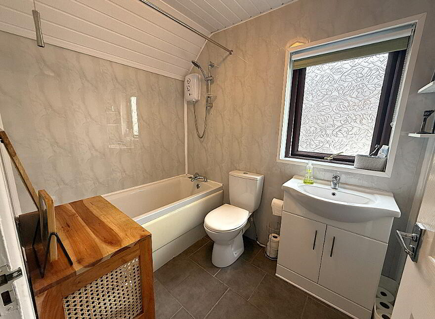 33 St Marks Wood, Lisburn, BT28 3AQ