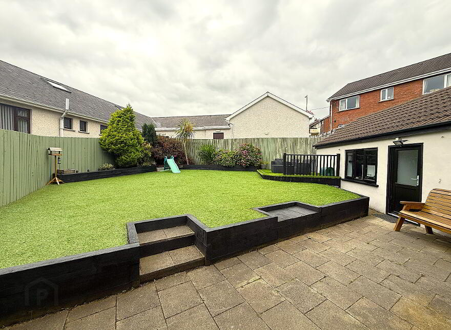 33 St Marks Wood, Lisburn, BT28 3AQ