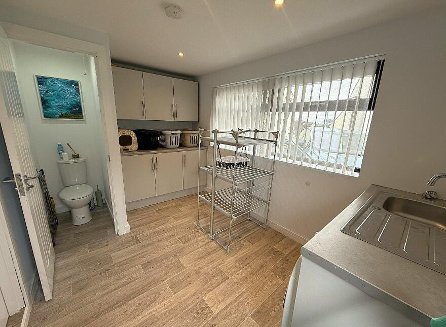 33 St Marks Wood, Lisburn, BT28 3AQ