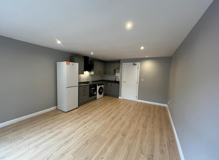 Apt 3, 243 Woodstock Road, Belfast, BT6 8PQ