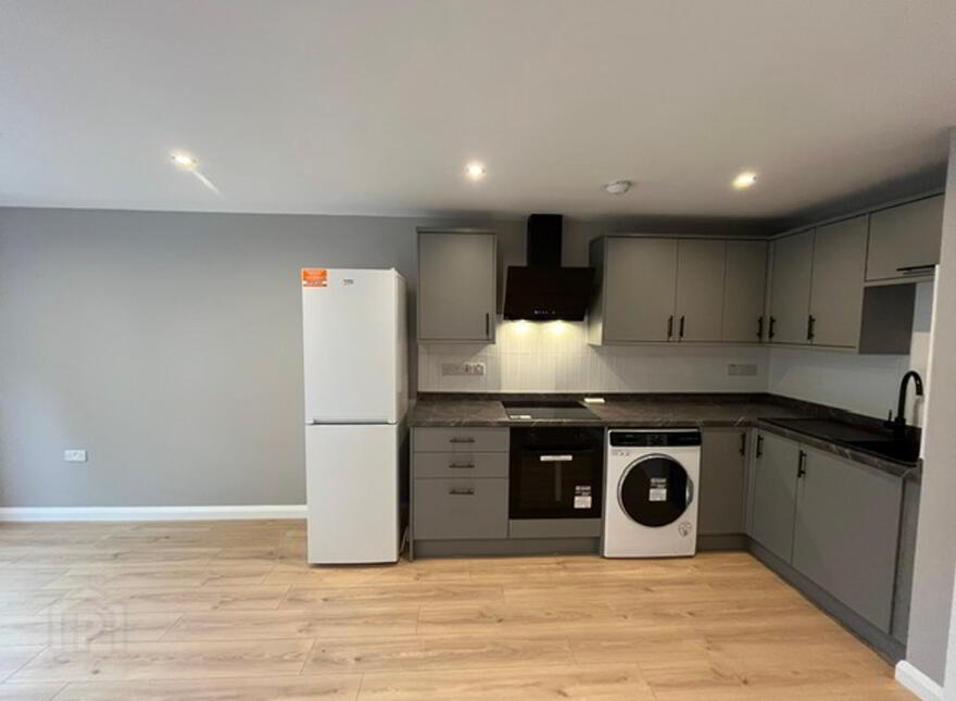 Apt 3, 243 Woodstock Road, Belfast, BT6 8PQ