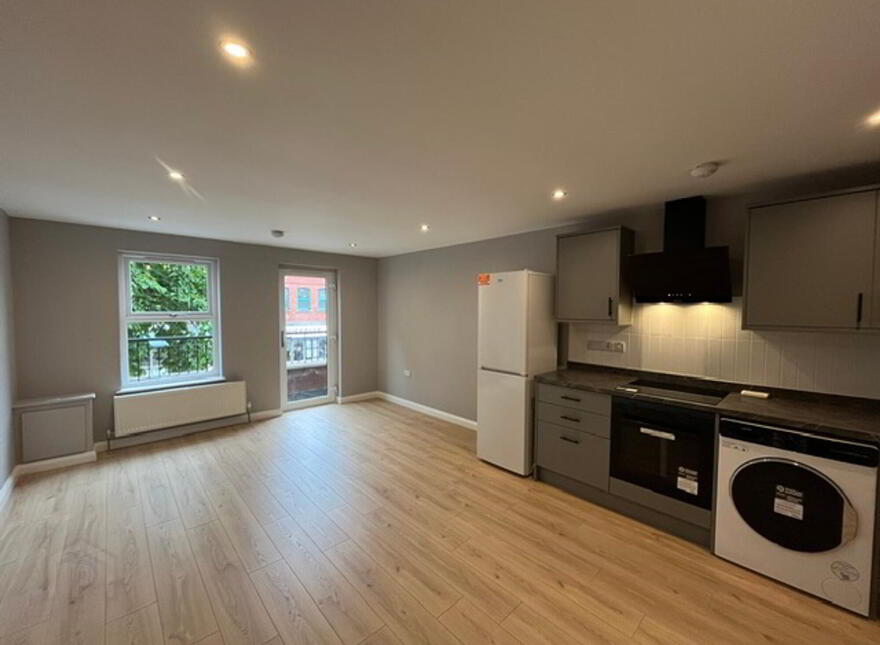 Apt 3, 243 Woodstock Road, Belfast, BT6 8PQ