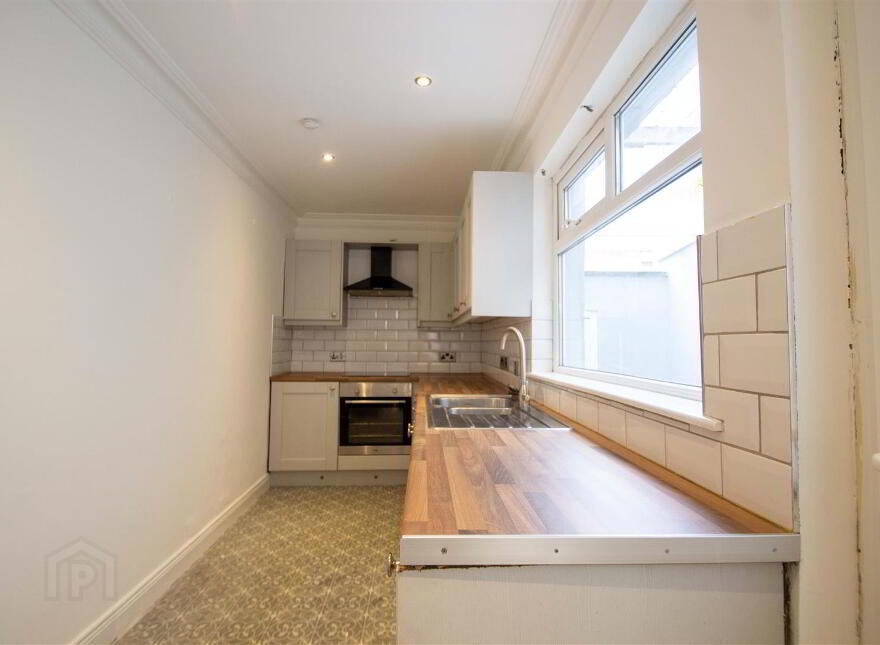 8 Hugo Street, Falls Road, Belfast, BT12 6ET