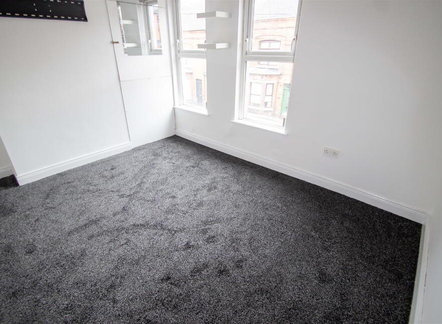 8 Hugo Street, Falls Road, Belfast, BT12 6ET