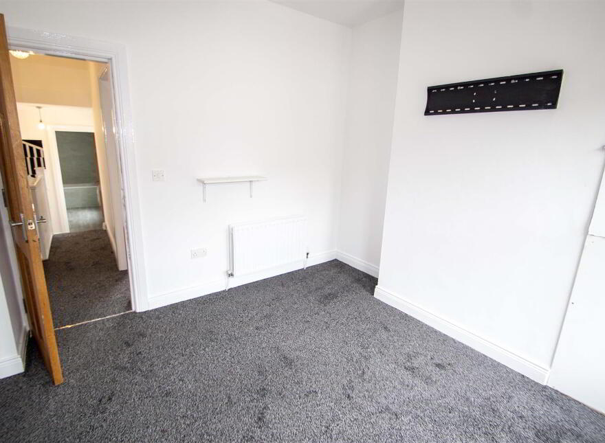 8 Hugo Street, Falls Road, Belfast, BT12 6ET