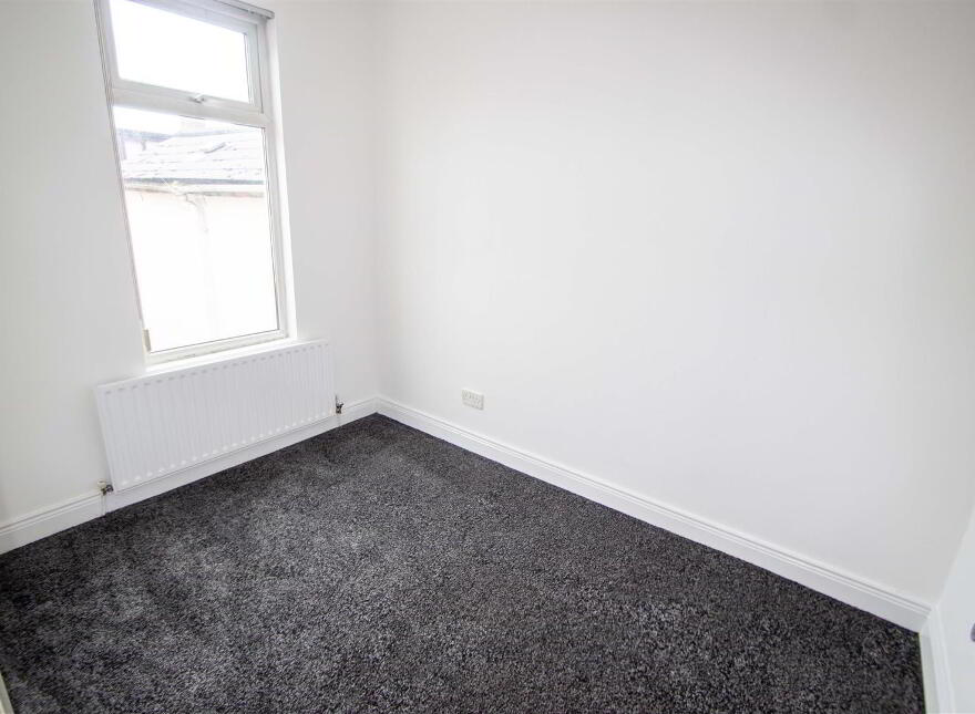 8 Hugo Street, Falls Road, Belfast, BT12 6ET