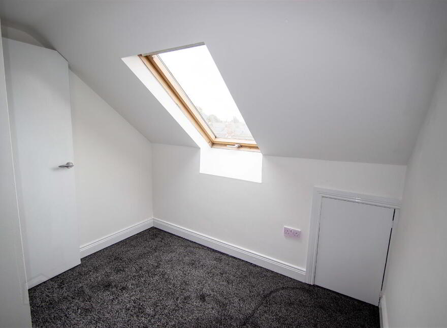 8 Hugo Street, Falls Road, Belfast, BT12 6ET