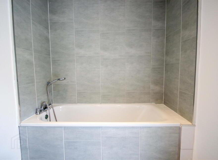 8 Hugo Street, Falls Road, Belfast, BT12 6ET