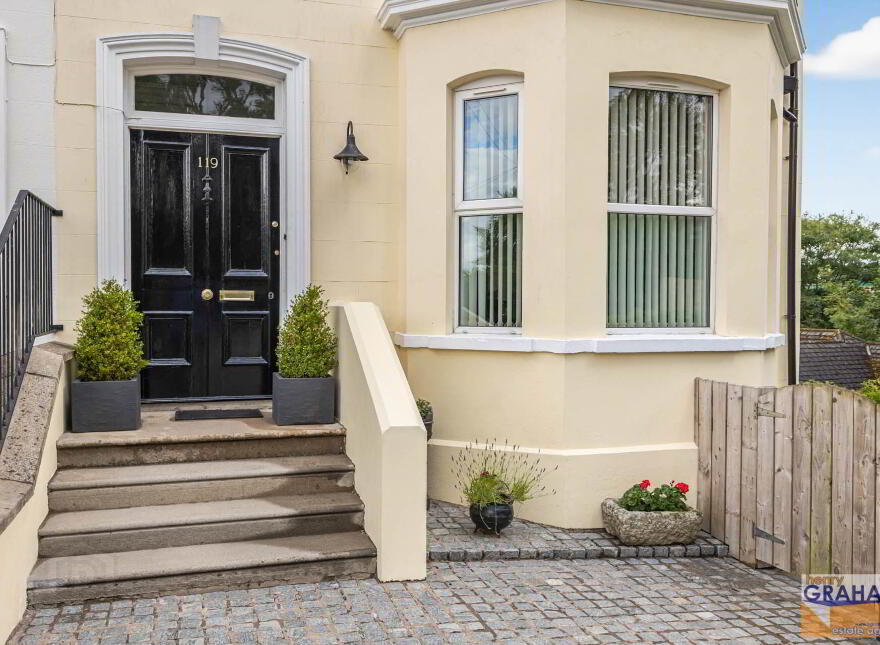 Violet Vale, Hillsborough Road, Lisburn, BT28 1JX