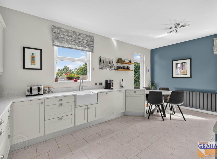 Violet Vale, Hillsborough Road, Lisburn, BT28 1JX