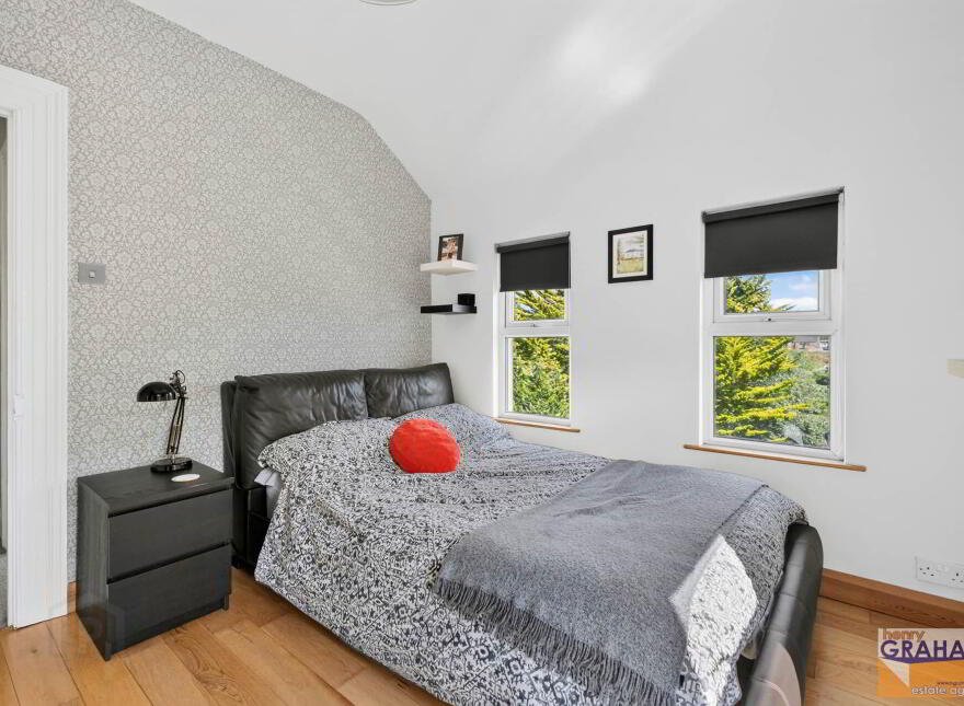 Violet Vale, Hillsborough Road, Lisburn, BT28 1JX