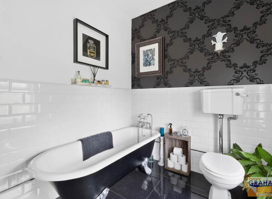 Violet Vale, Hillsborough Road, Lisburn, BT28 1JX