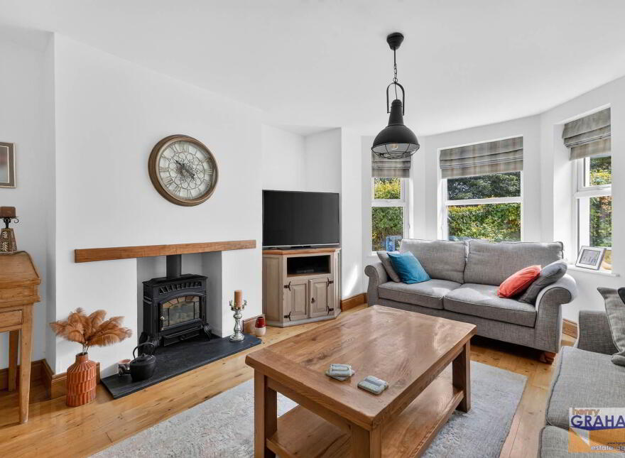 Violet Vale, Hillsborough Road, Lisburn, BT28 1JX