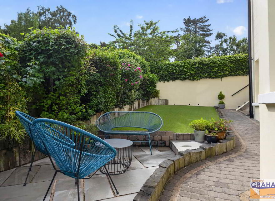 Violet Vale, Hillsborough Road, Lisburn, BT28 1JX
