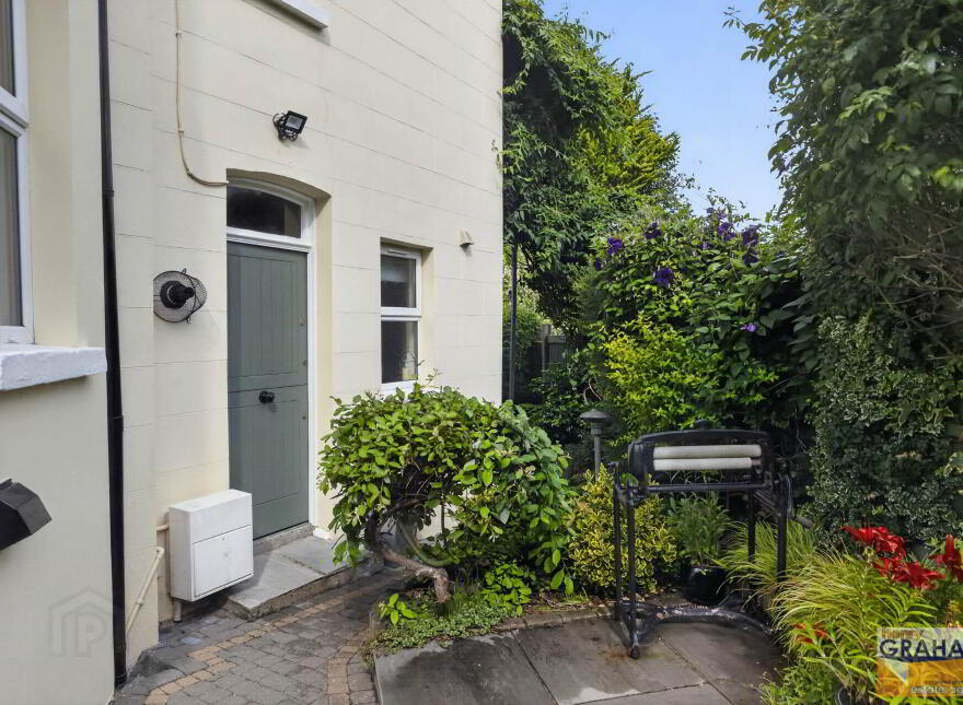 Violet Vale, Hillsborough Road, Lisburn, BT28 1JX