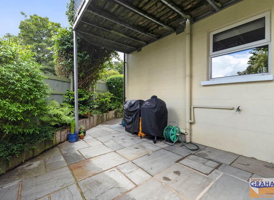 Violet Vale, Hillsborough Road, Lisburn, BT28 1JX
