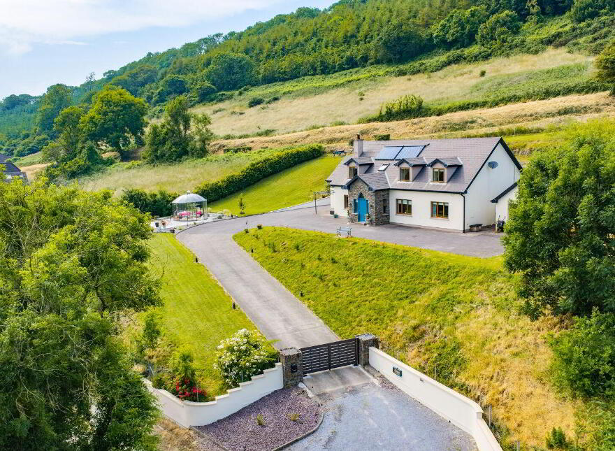 Ballygrissane, Minane Bridge, Carrigaline, P17TX65