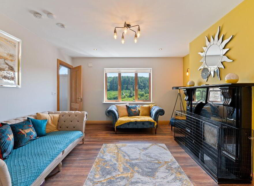 Ballygrissane, Minane Bridge, Carrigaline, P17TX65