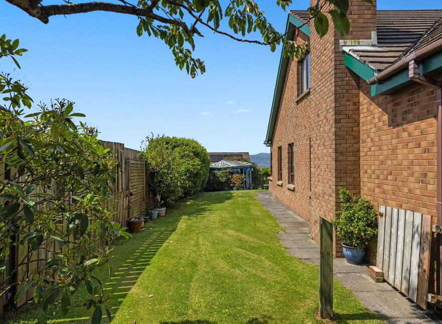 8 Mount Michael Grove, Four Winds, Belfast, BT8 6ZJ