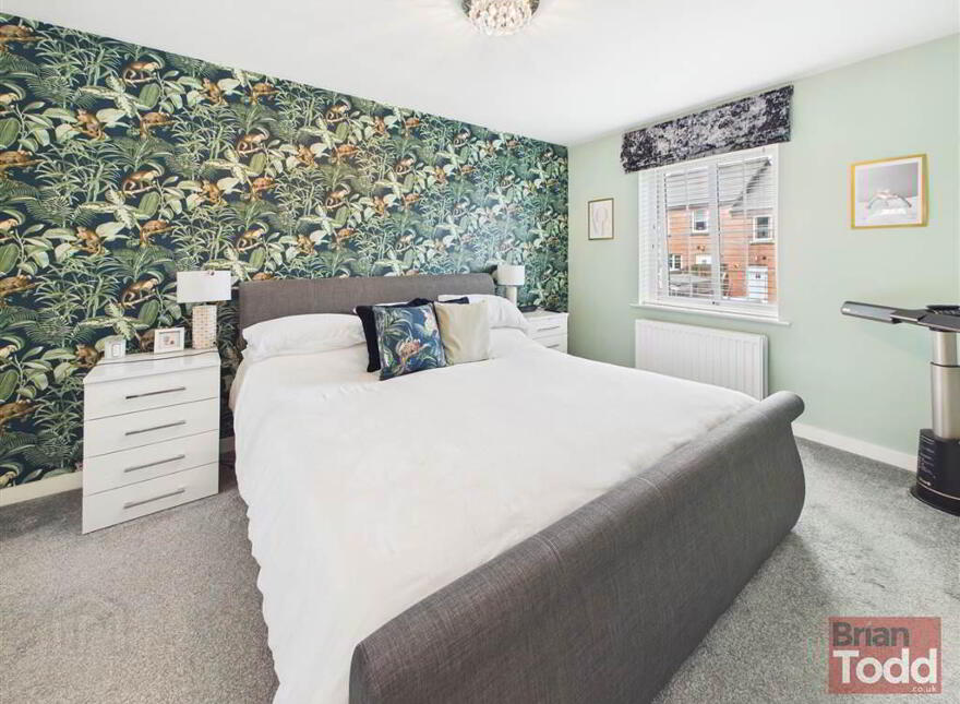 Porter Green Grove, Larne, BT40 2FS