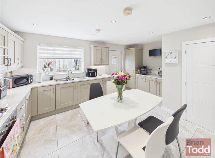 Porter Green Grove, Larne, BT40 2FS